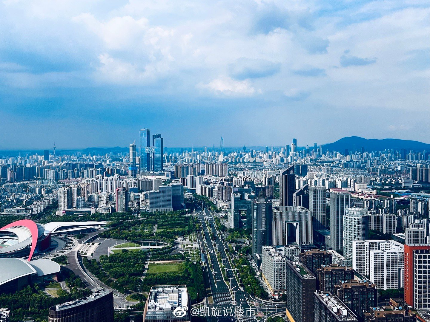 这里是，南京河西新城。@南京摩天汉