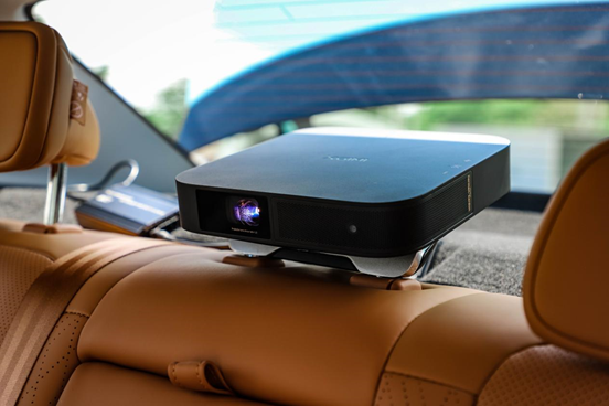 小鹏p5化身"私人影院",还能和喜欢的人露营?