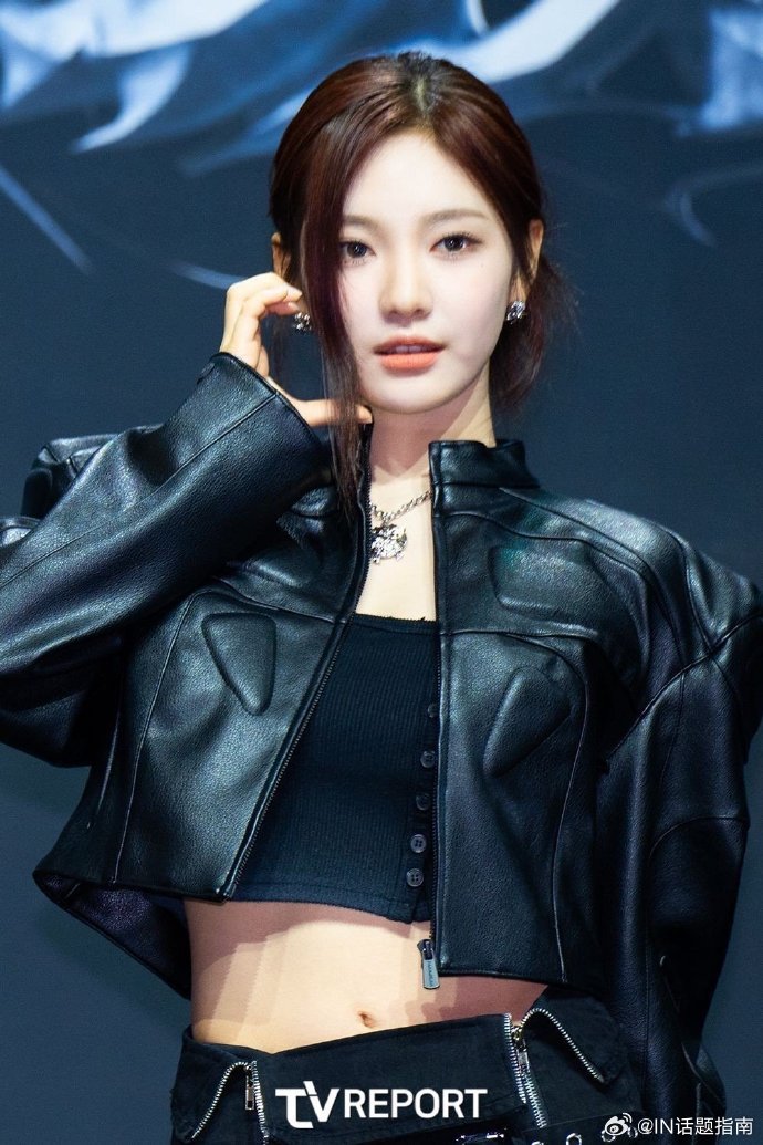 黑皮衣酷飒十足,新闻图也这么美~状态真的好好