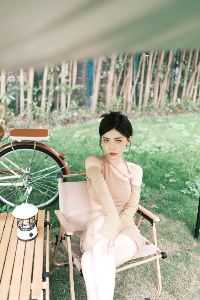 只要不说话,就很有气质|周淑怡|露肩|辣妹_新浪新闻