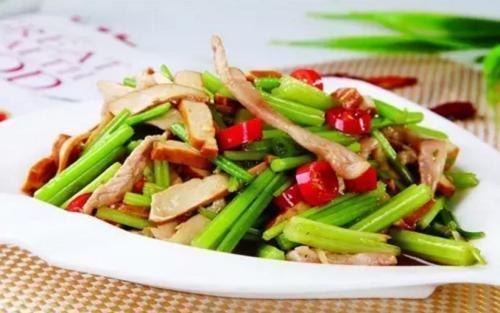 西芹,萝卜,鸭肉,菠菜的做法