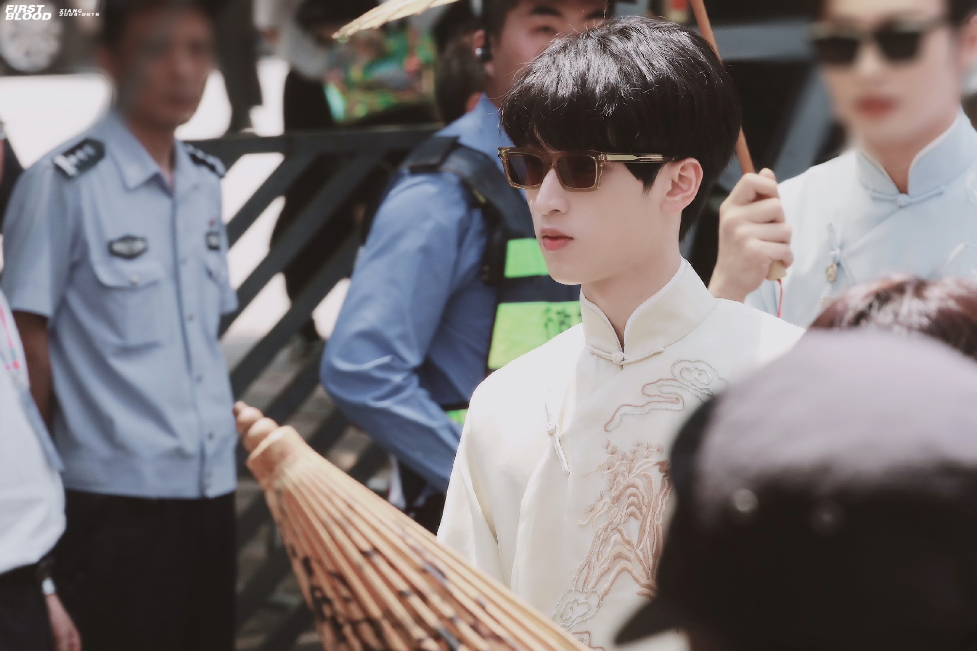 严浩翔快乐大本营路透,民国造型~ 严公子太爱了