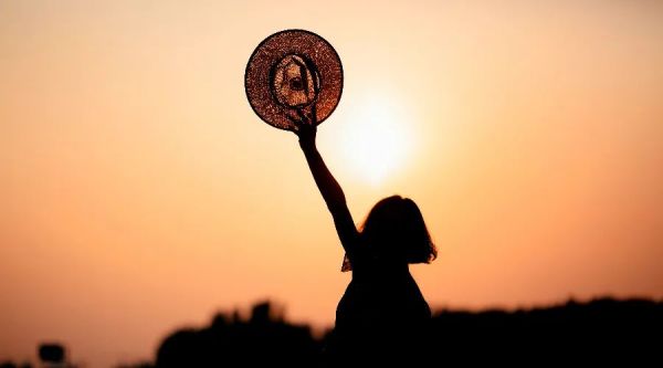 夜读丨岁末,请向往事告别休闲区蓝鸢梦想 - Www.slyday.coM 夜读丨岁末,请向往事告别休闲区蓝鸢梦想 - Www.slyday.coM