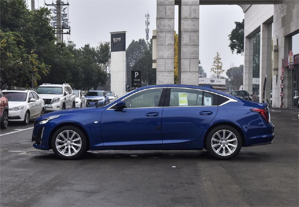 花24万元买辆最低配的凯迪拉克ct5大家觉得怎么样