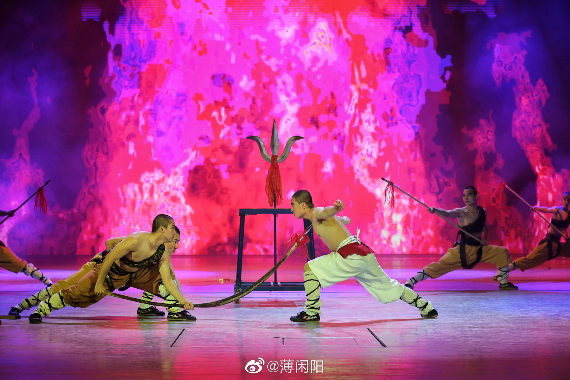 超赞演出:《功夫传奇—龙影再现》 一个马步向前……_高清图集_新浪网