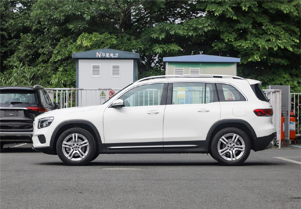 花26万元买辆低配奔驰glb大家觉得怎么样