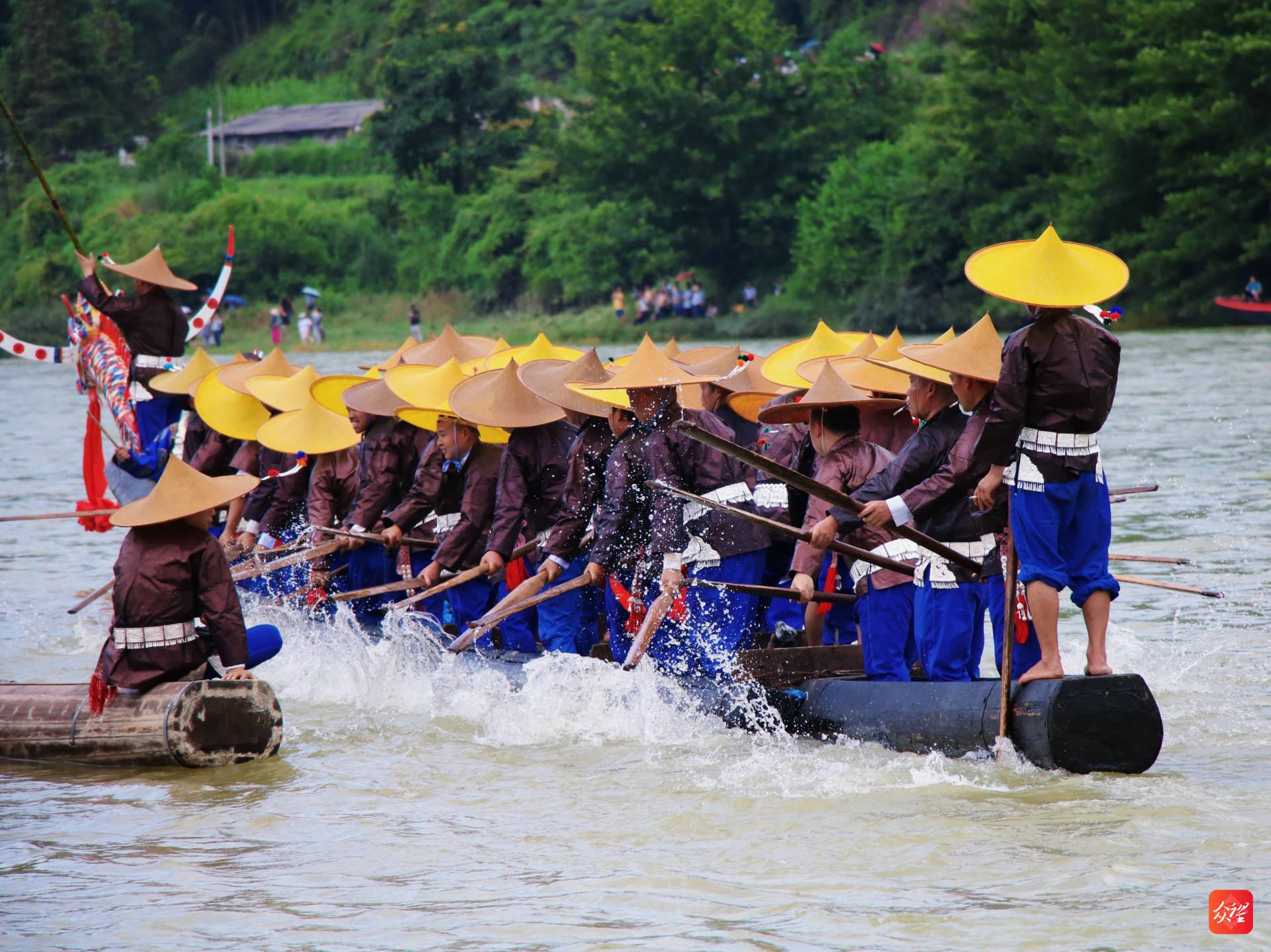 贵州台江欢庆"独木龙舟节"|独木|苗族|龙舟_新浪新闻