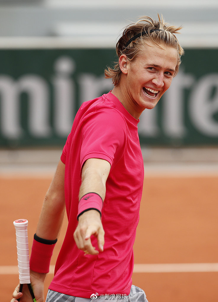 斩获了大满贯首胜,4年后他打进了法网决赛2020年法网,20岁的皮特-科