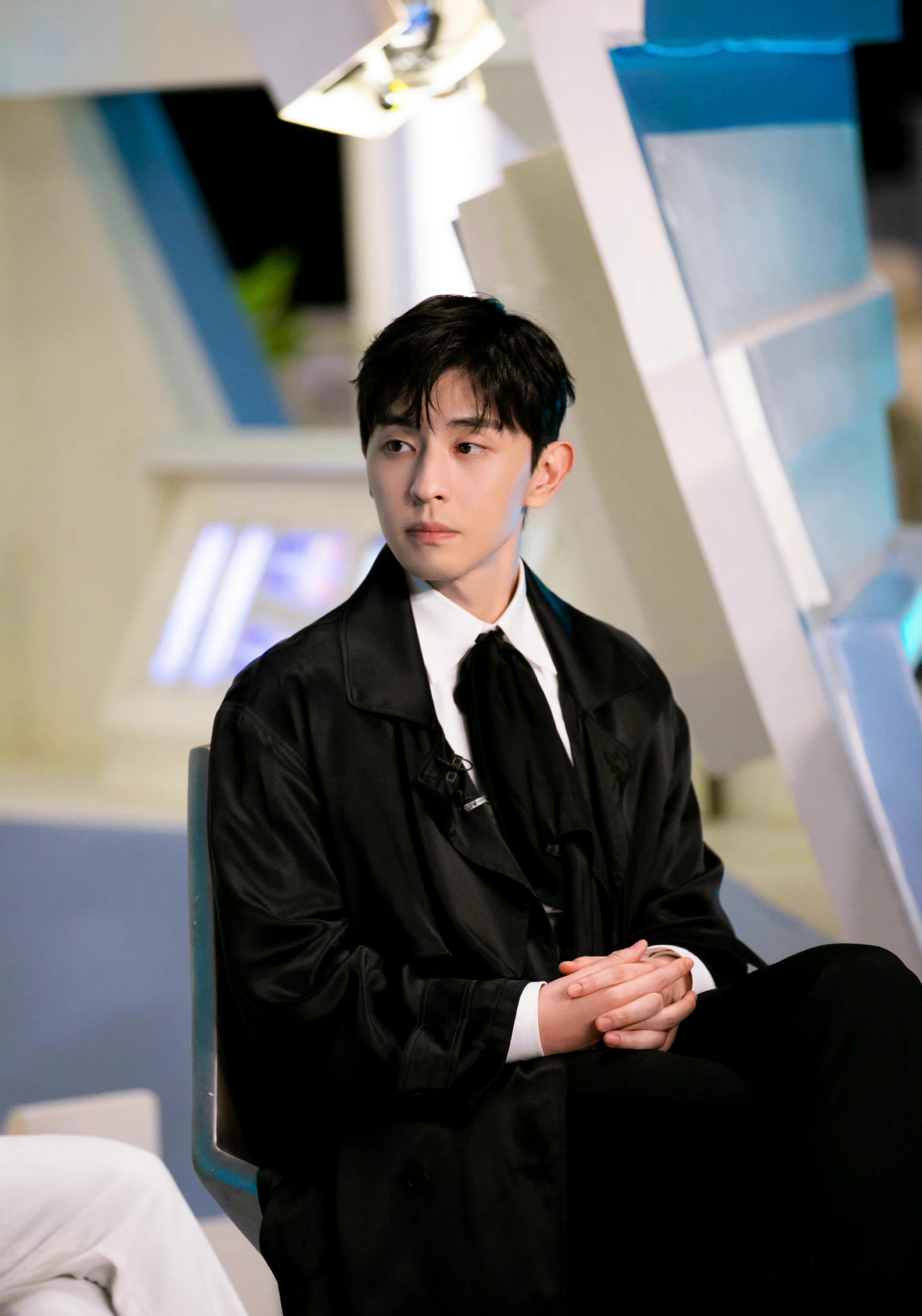 看到有人说这周的明侦有张若昀和邓伦