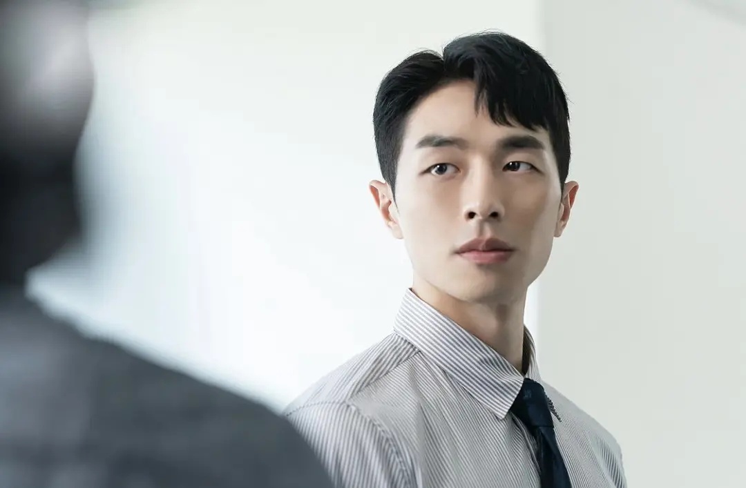 韩腐新晋社员,男一 权赫__财经头条