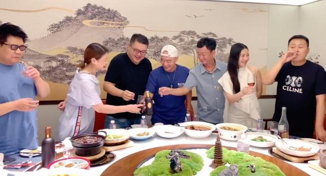 初代《星光大道》选手叙旧,56岁王旭稳坐C位,年前曾在工地搬砖休闲区蓝鸢梦想 - Www.slyday.coM 初代《星光大道》选手叙旧,56岁王旭稳坐C位,年前曾在工地搬砖休闲区蓝鸢梦想 - Www.slyday.coM