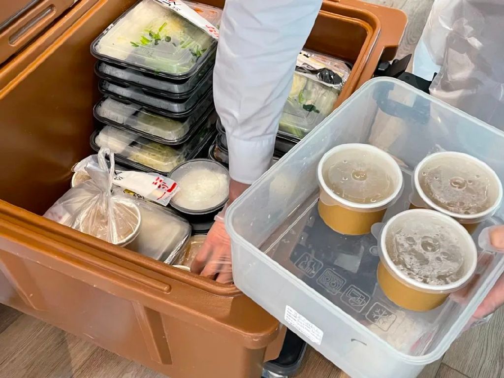 蓝莓评测|为探索理想退休生活,我住进了养老社区休闲区蓝鸢梦想 - Www.slyday.coM 蓝莓评测|为探索理想退休生活,我住进了养老社区休闲区蓝鸢梦想 - Www.slyday.coM