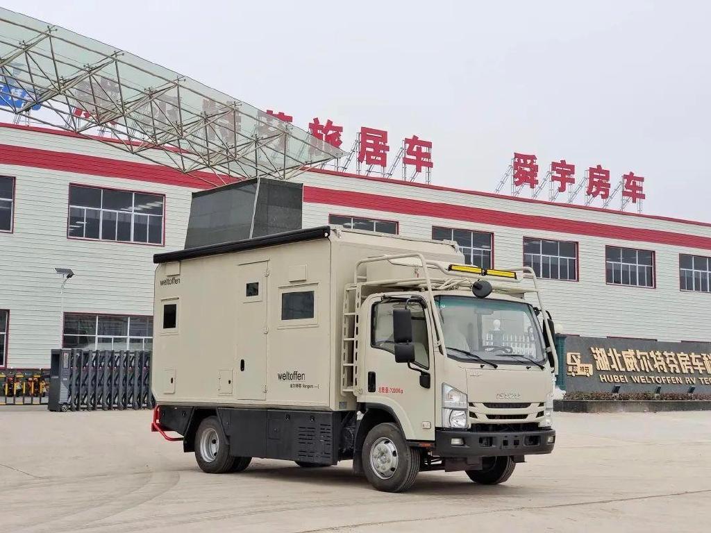 舜宇威尔特芬五十铃700p游骑兵方舱型旅居车纵享舒适旅程