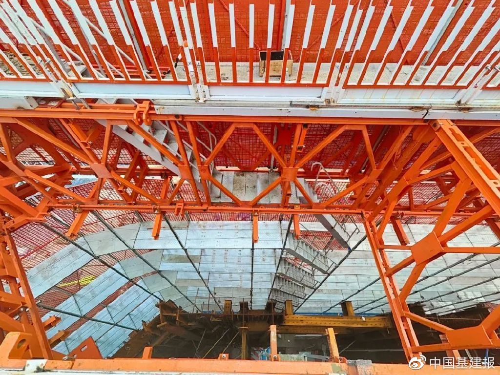 大国重器！“空中造楼机”海南“首秀”__财经头条