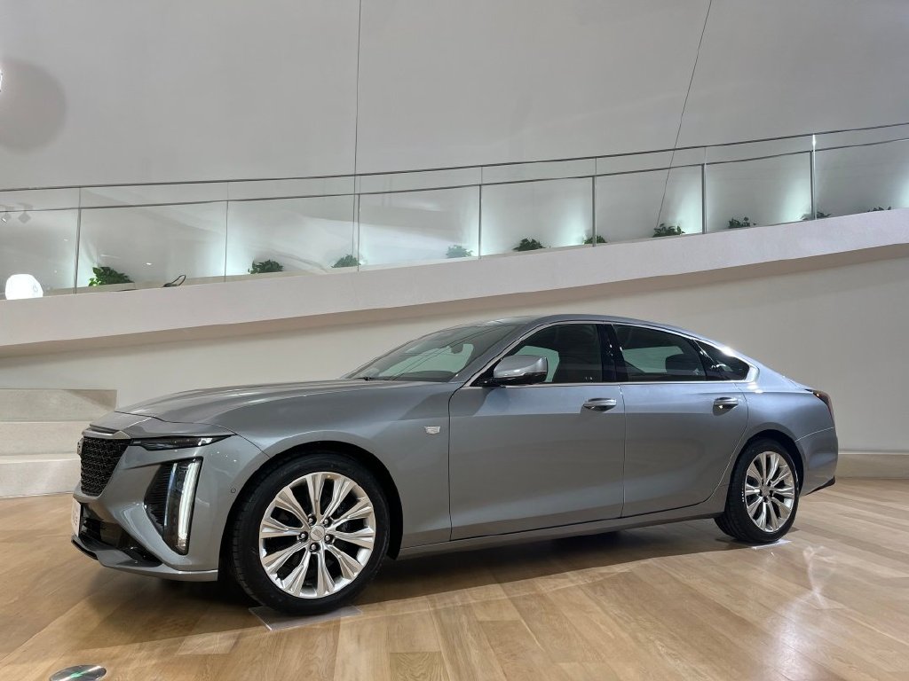 售价3597万元起新一代凯迪拉克ct6正式上市升级33英寸曲面屏