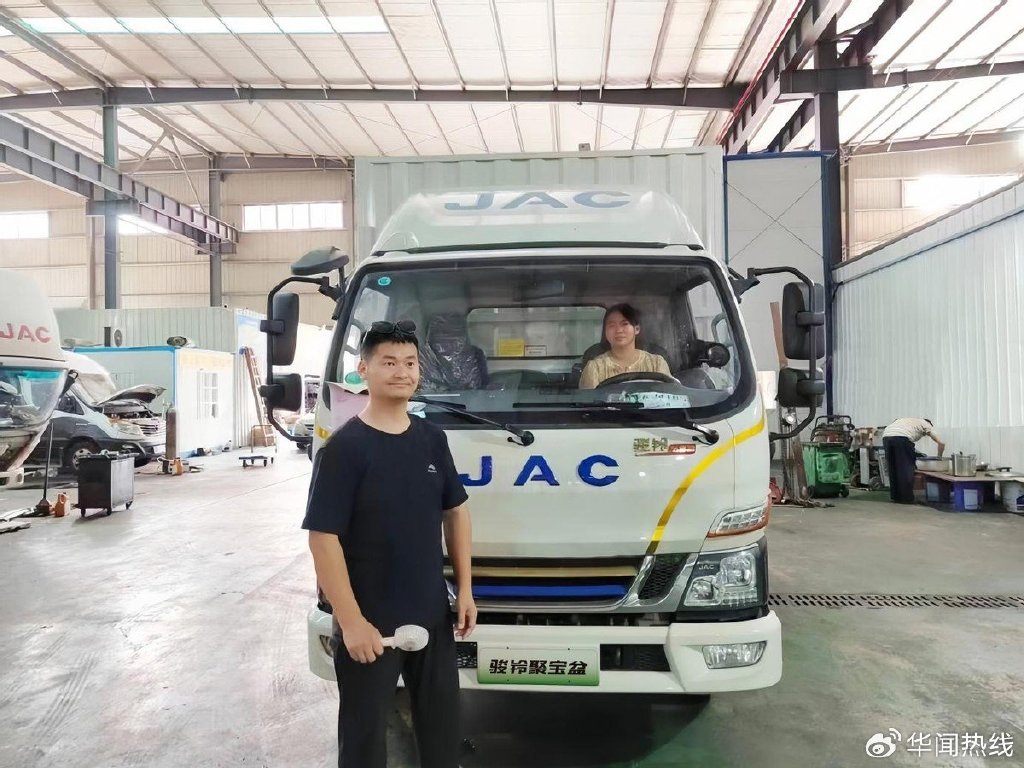 江淮1卡创新智动挡轻卡让女性用户轻松掌握