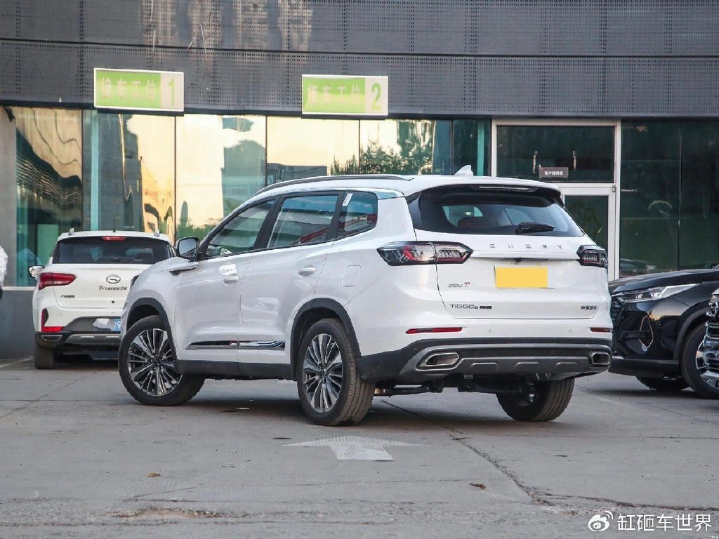 10万级中型suv,大5座空间布局,主打性价比,解读瑞虎8 plus-新浪汽车