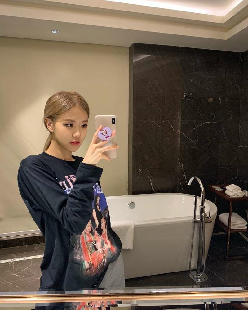 rosé 对镜自拍合集