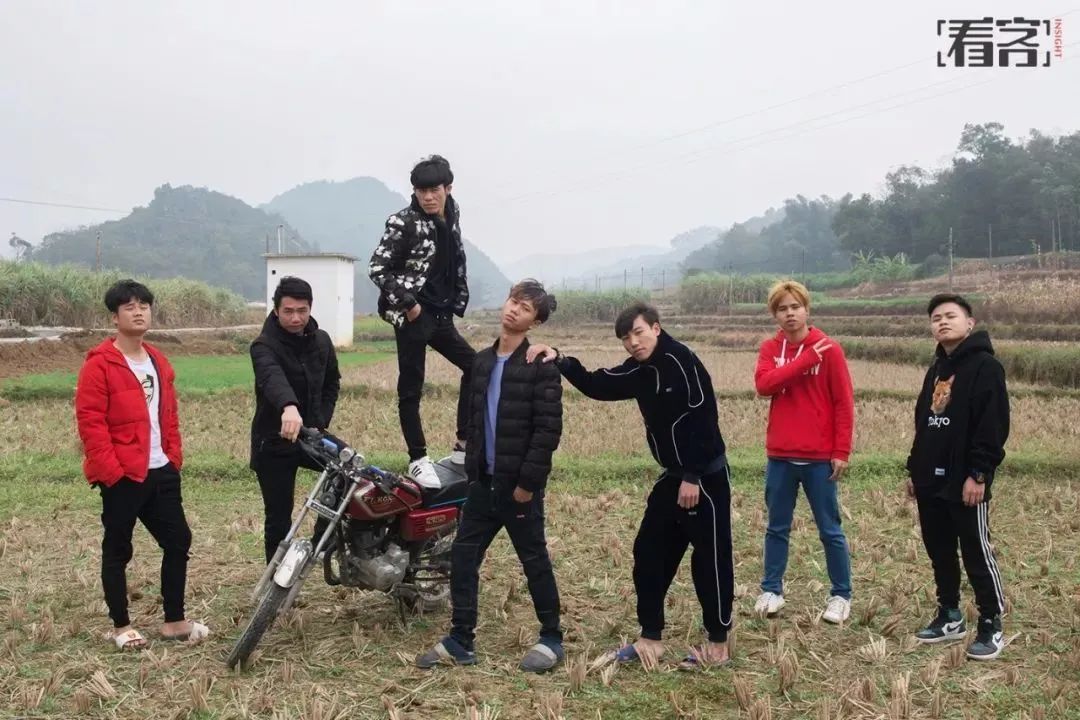 看成群的"鬼火少年"呼啸而过……这些其实并非他们真实的生活状态