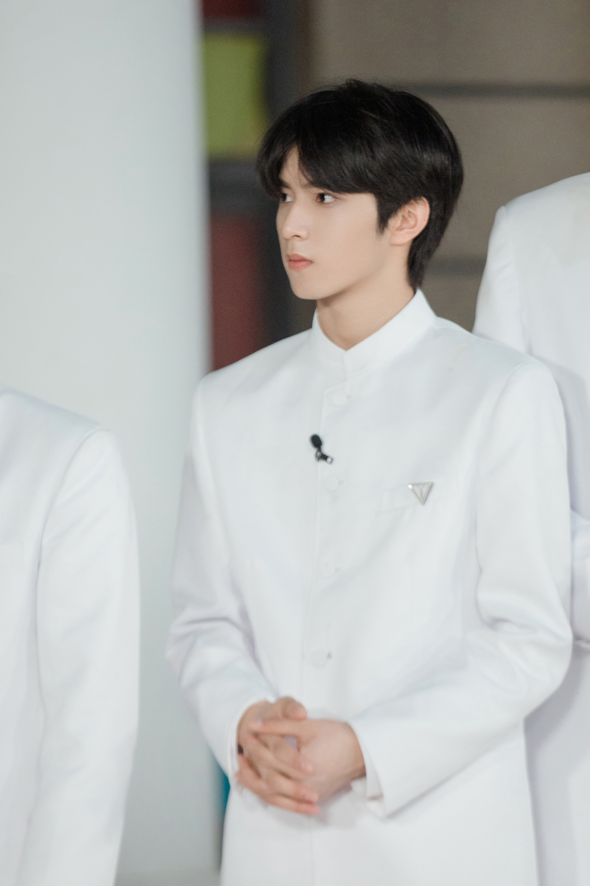 刘耀文|夏日少年派剧照 刘耀文纯白氛围感西装