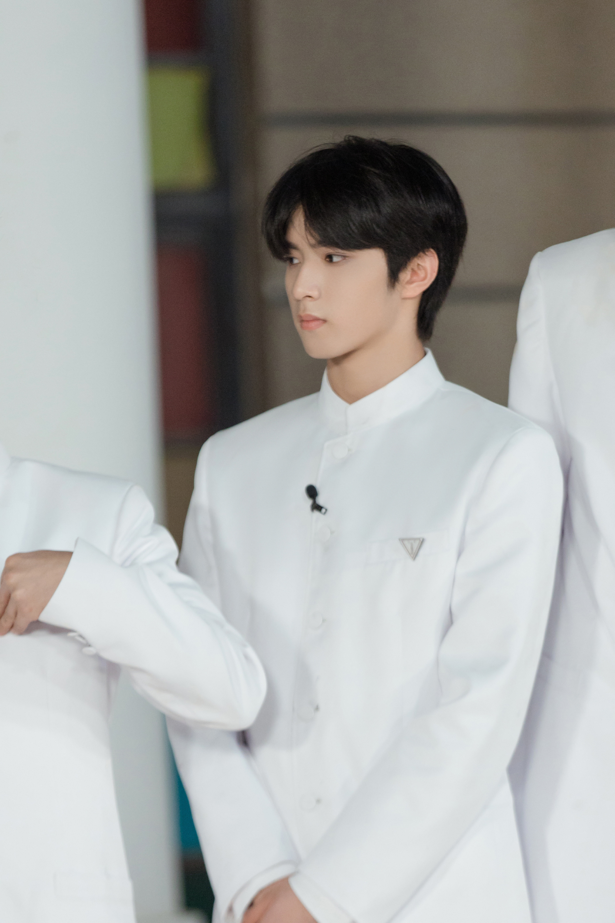 刘耀文|夏日少年派剧照 刘耀文纯白氛围感西装