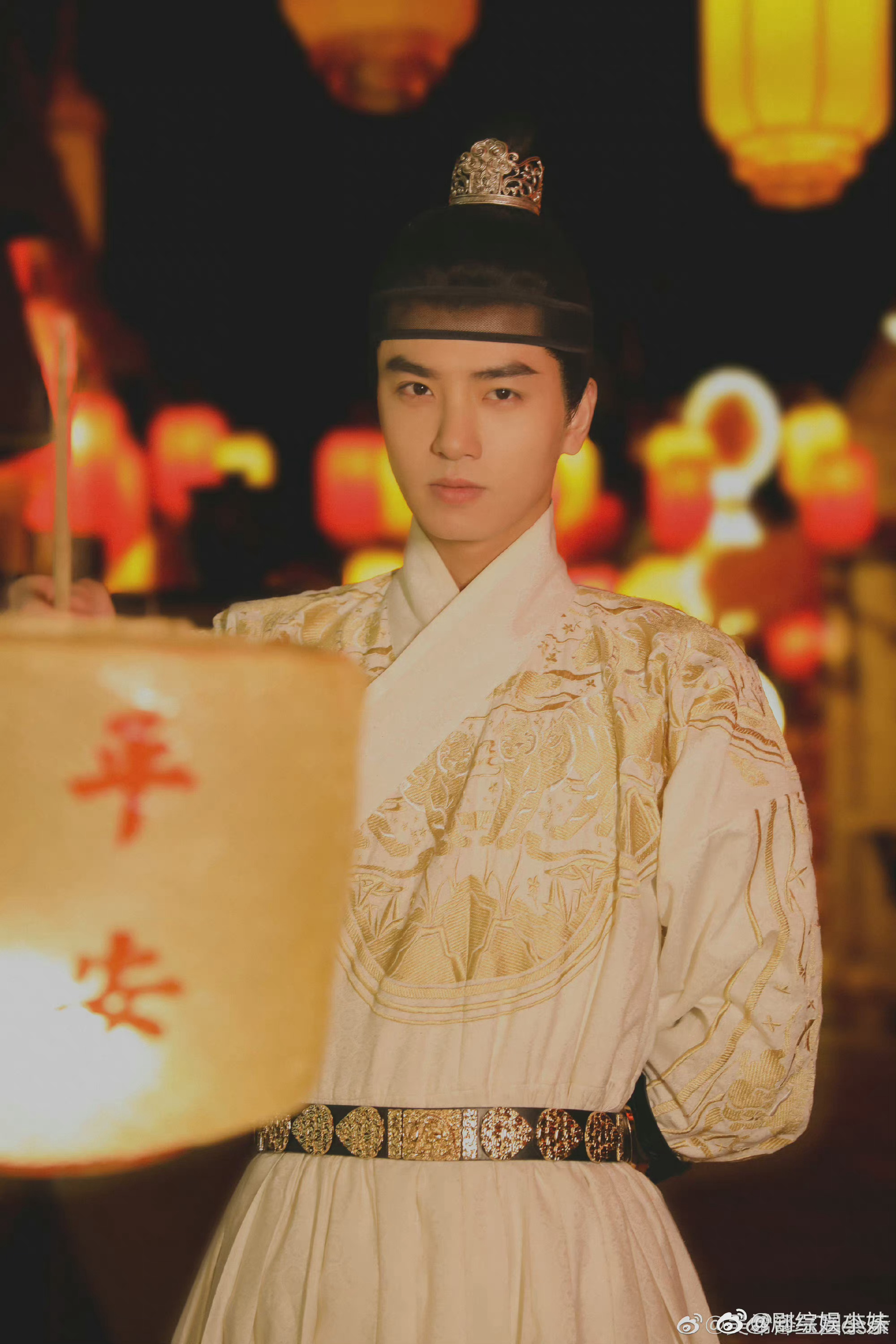 吴希泽元宵晚会里演的戏班少班主真是帅我一跟头……__财经头条