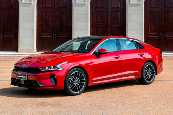 浅评起亚k5凯酷:性价比高但质感不足,优点流于表面