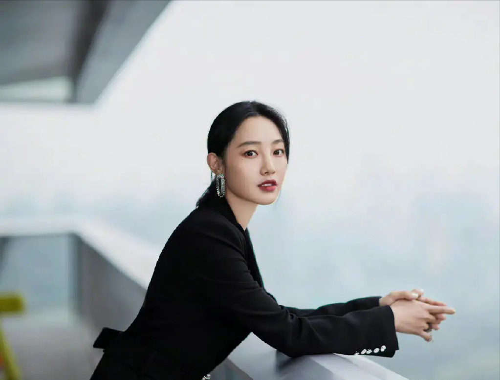 《骄阳伴我》官方微博开通,数小时涨粉十万,肖战主演又添新证休闲区蓝鸢梦想 - Www.slyday.coM 《骄阳伴我》官方微博开通,数小时涨粉十万,肖战主演又添新证休闲区蓝鸢梦想 - Www.slyday.coM