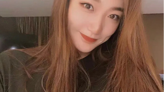 李梦社媒更新美照!询问球迷有没有想自己,中国女篮扛把子太美了|wcba|比赛|健身|湖人|詹姆斯_新浪新闻