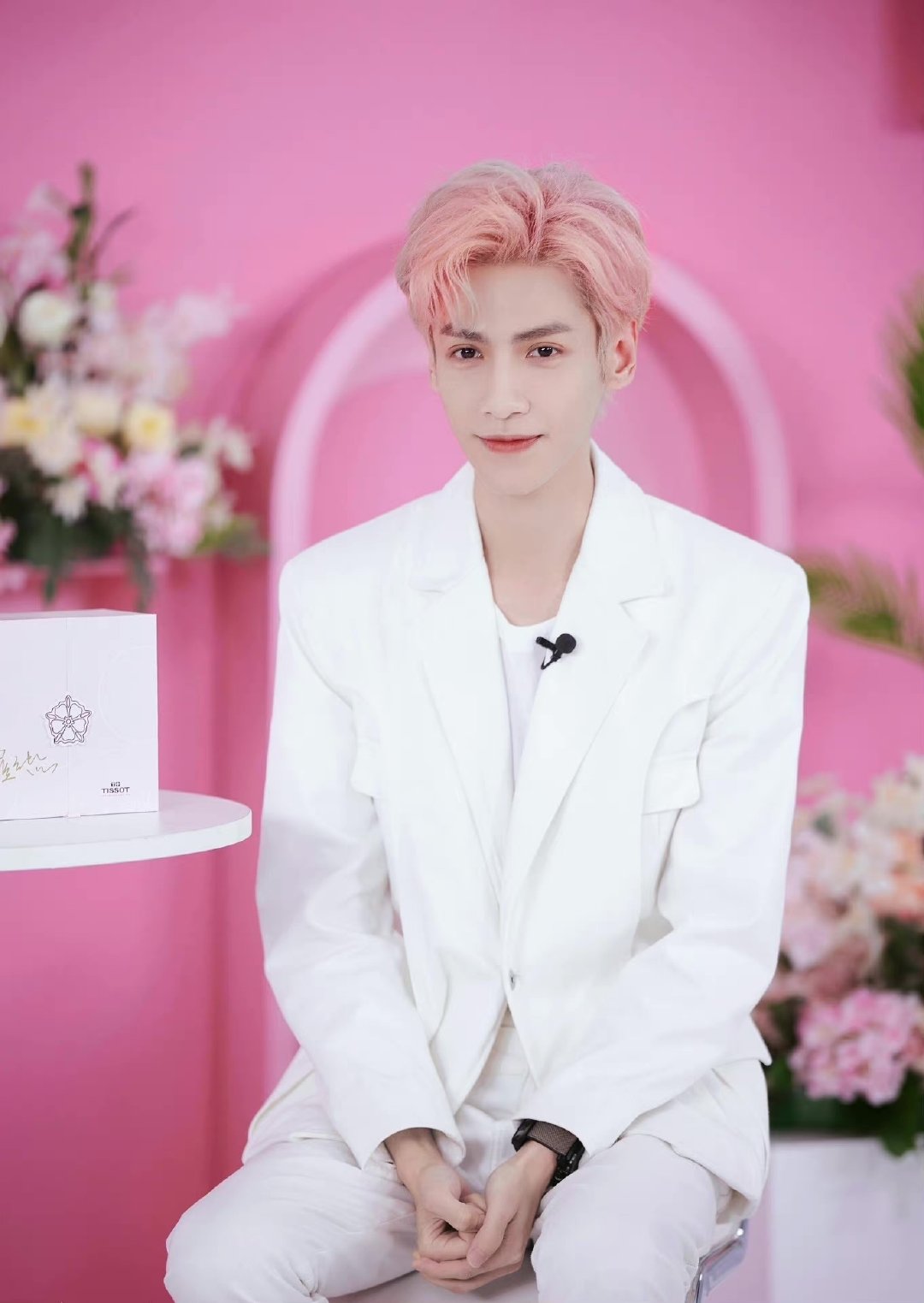 无图无真相好想看帅哥粉头发的皂片