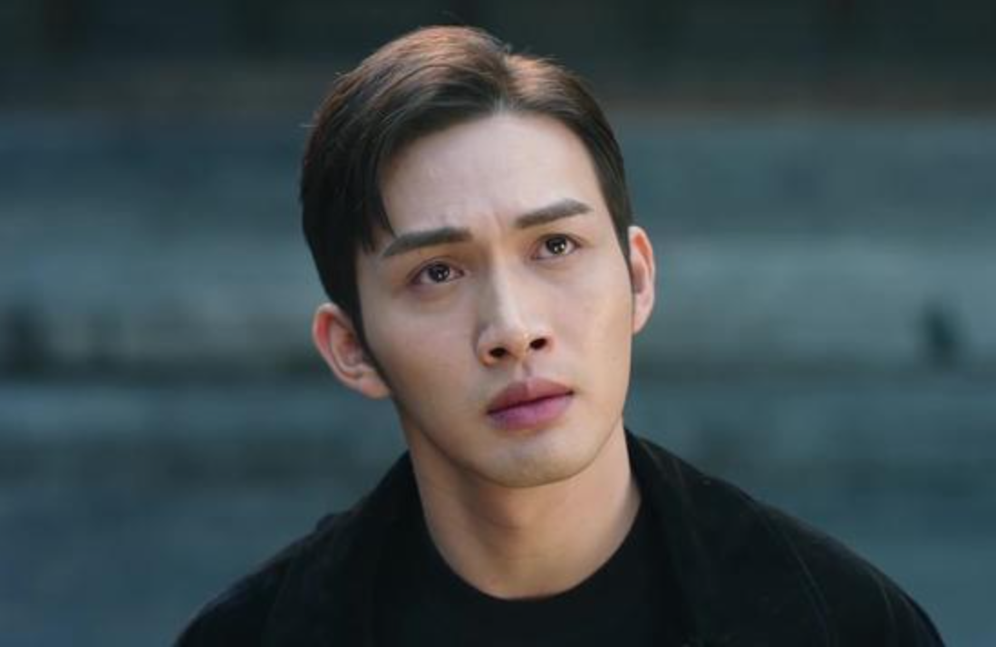 张彬彬演司藤太投入情不自禁给景甜洗脚笑坏导演