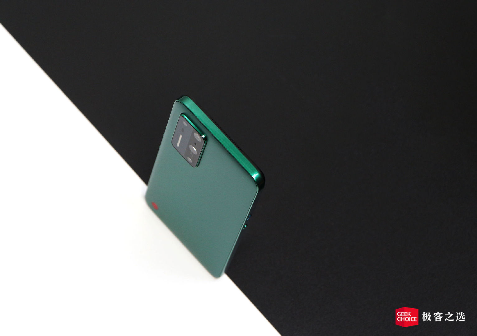 坚果r2 评测:掏出顶级硬件,坚果距离「梦想」更进一步