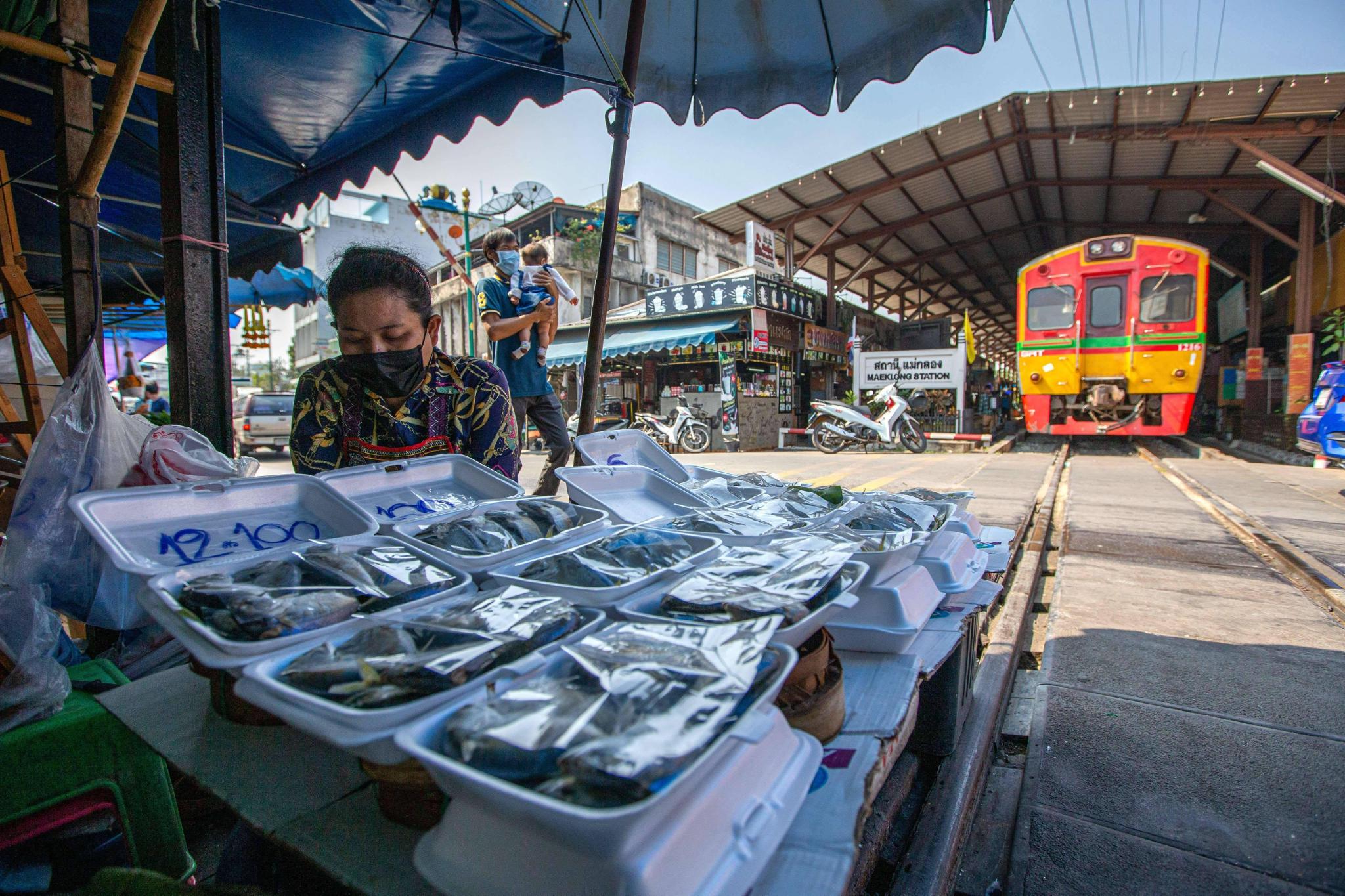 疫情下的泰国美功铁道市场