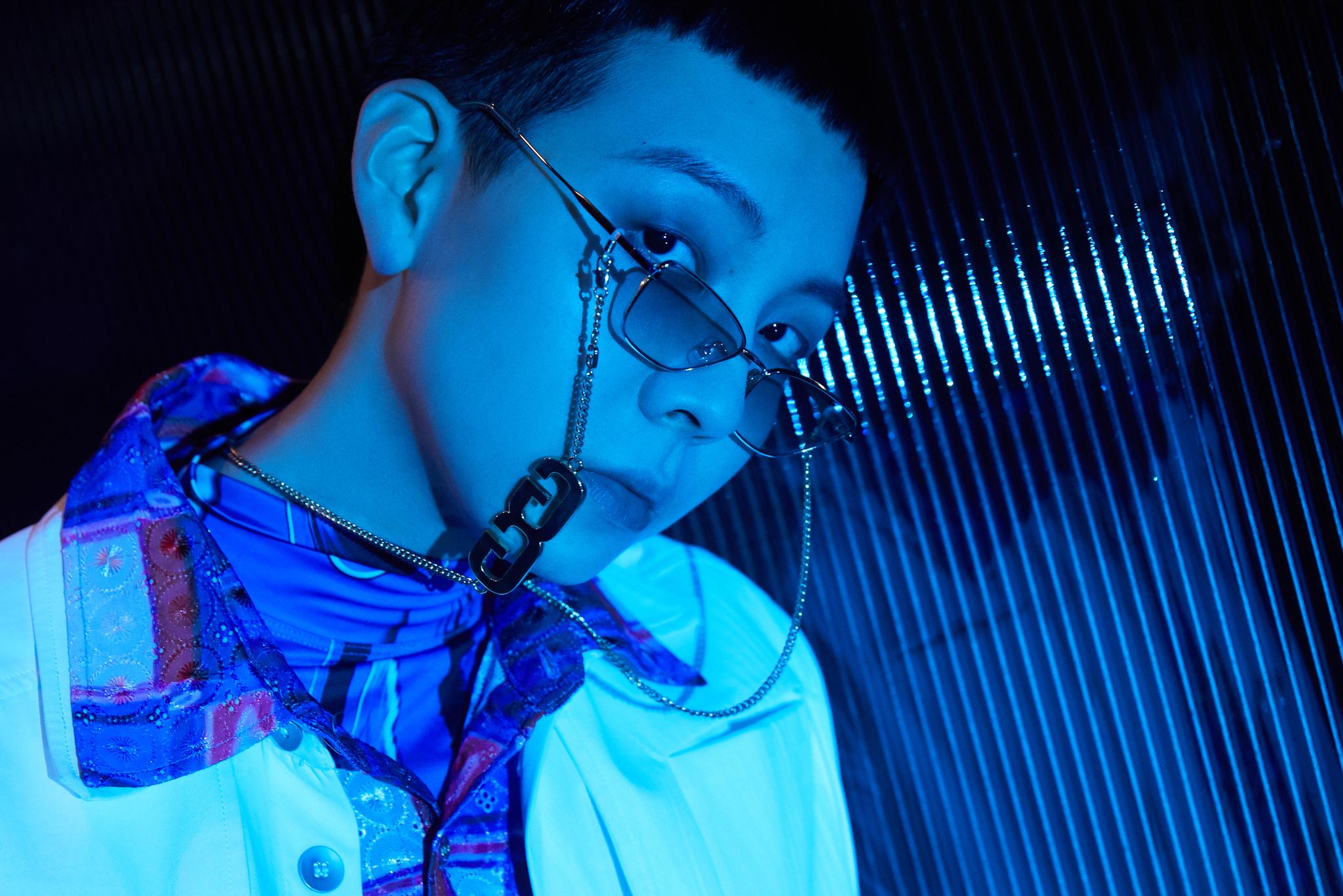 胡夏追光吧哥哥二公突破造型曝光