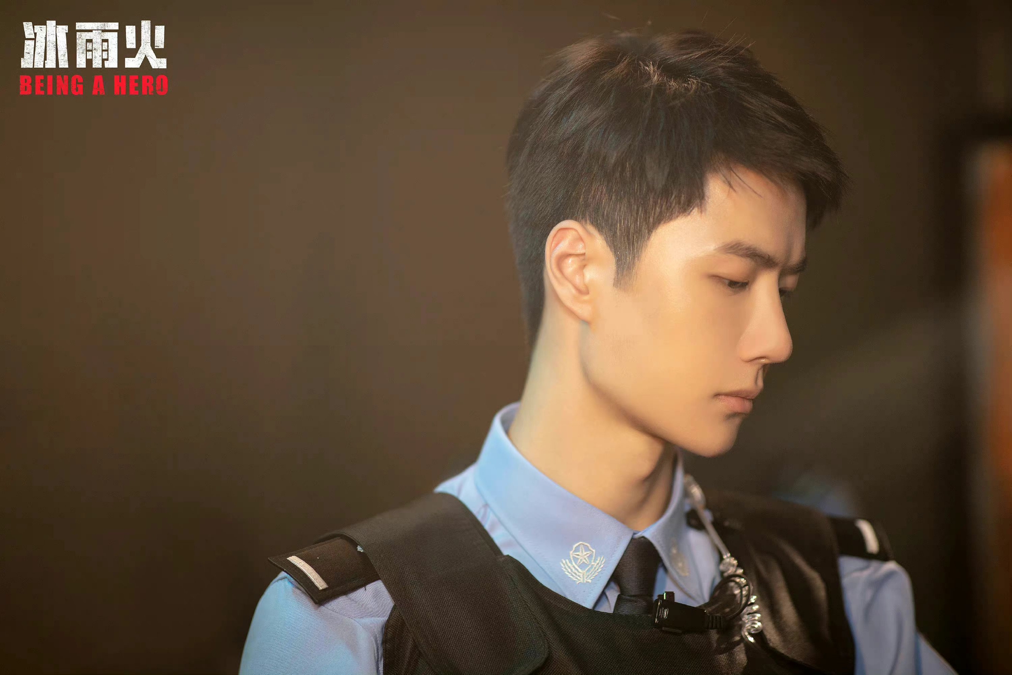 《冰雨火》王一博陈宇花絮图,受伤住院的小可怜,嘴角带伤好心疼