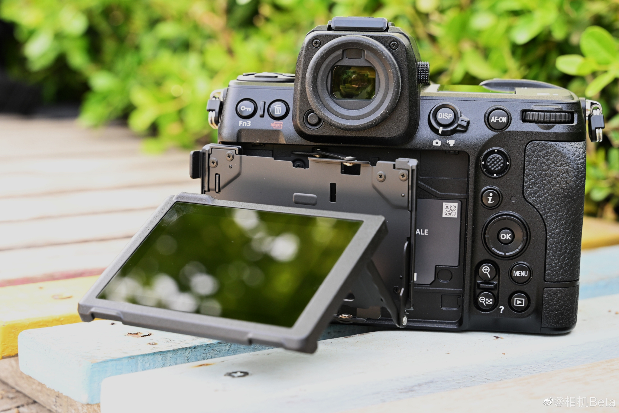 尼康z 8采用和z 9一样的4轴翻转屏设计……|翻转屏|尼康|摄影师_新浪