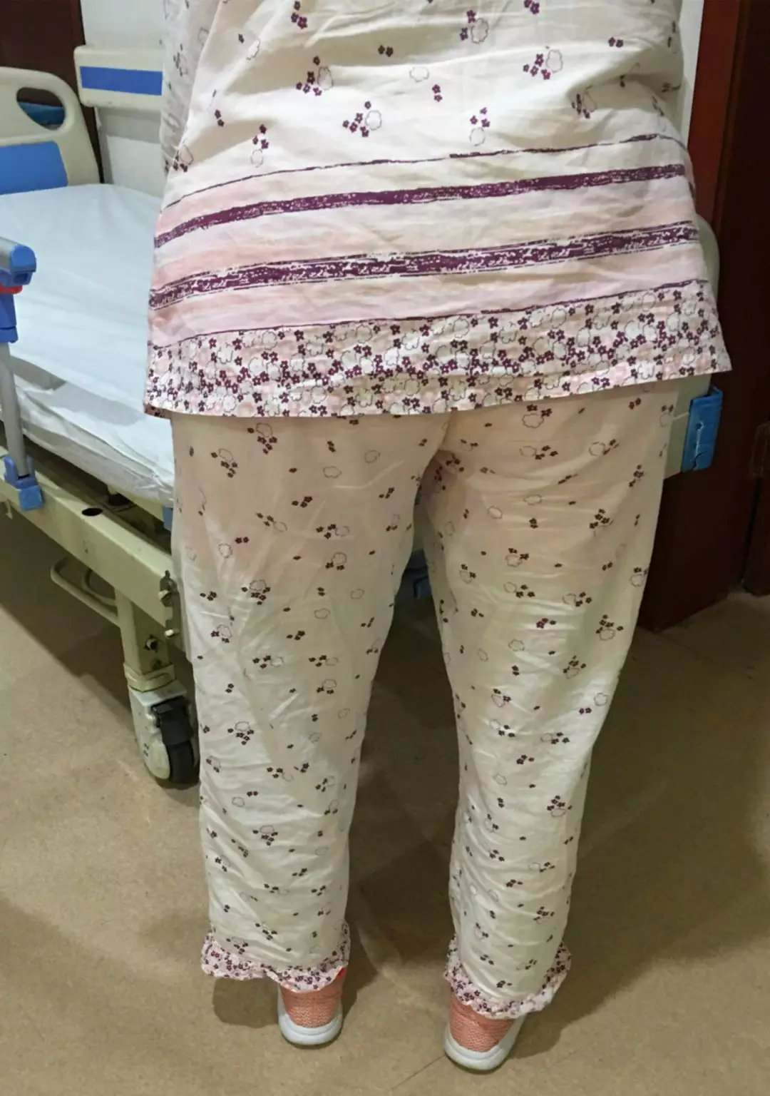 【科普】疫情期间,人工髋关节置换术后如何居家康复训练?