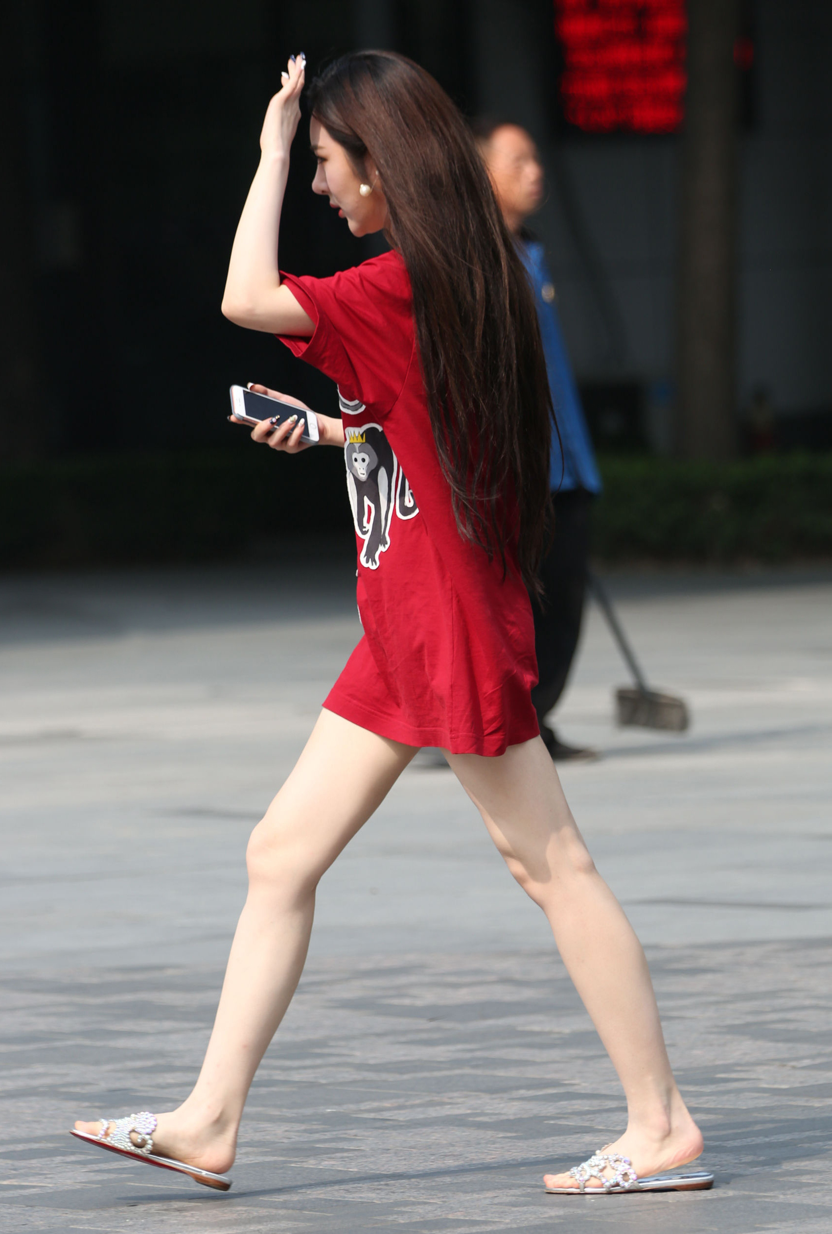 大长腿高颜值小姐姐,太阳太大了._高清图集_新浪网