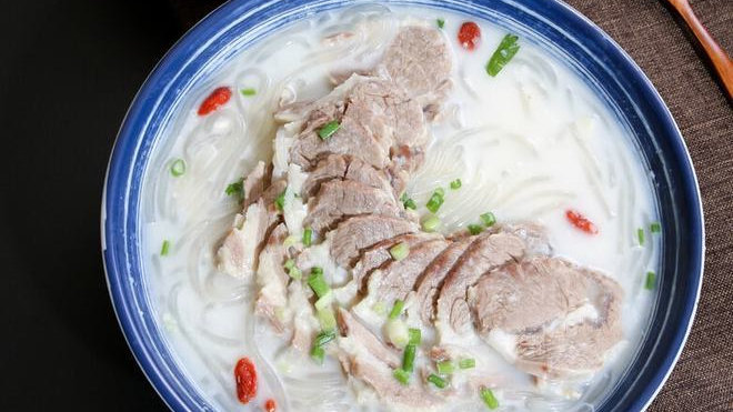 立冬将至,老传统讲究吃这8种美食,补冬补嘴空,一冬健康不生病|饺子|羊肉|酱油肉|甘蔗|日照时间_新浪新闻
