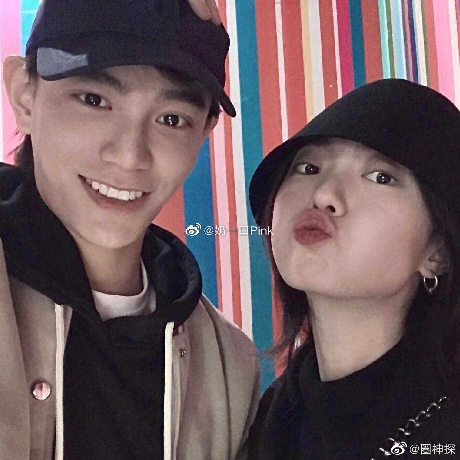 网友扒出丁禹兮女朋友同款地方打卡 同一个滤镜 情侣手机壳 同一只猫