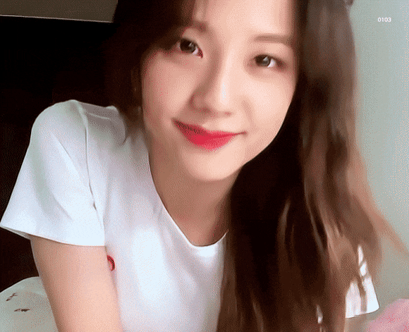 jisoo笑容杀合集9615谁能拒绝人间四月的笑容呢?