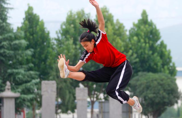 19岁塔沟武校学员获得北京冬奥会自由式滑雪项目参赛资格休闲区蓝鸢梦想 - Www.slyday.coM