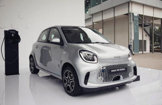 奔驰smart电动版终于来了,约合人民币15.3万起售,可续航159公里