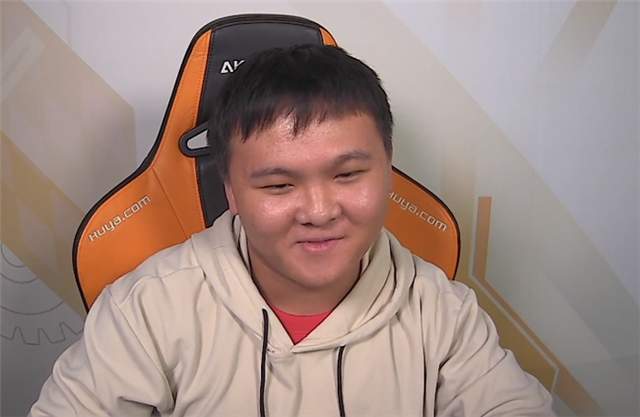 之王险翻车,江章闯发力包赢,逆袭头名晋级|s10|车王|梁海鹏_新浪新闻