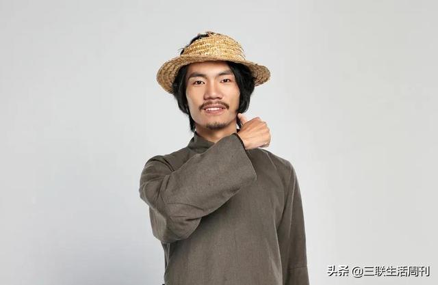 然而,在成为快手直播间里那个给人带来笑声的"导师田斌"之前,田斌一直