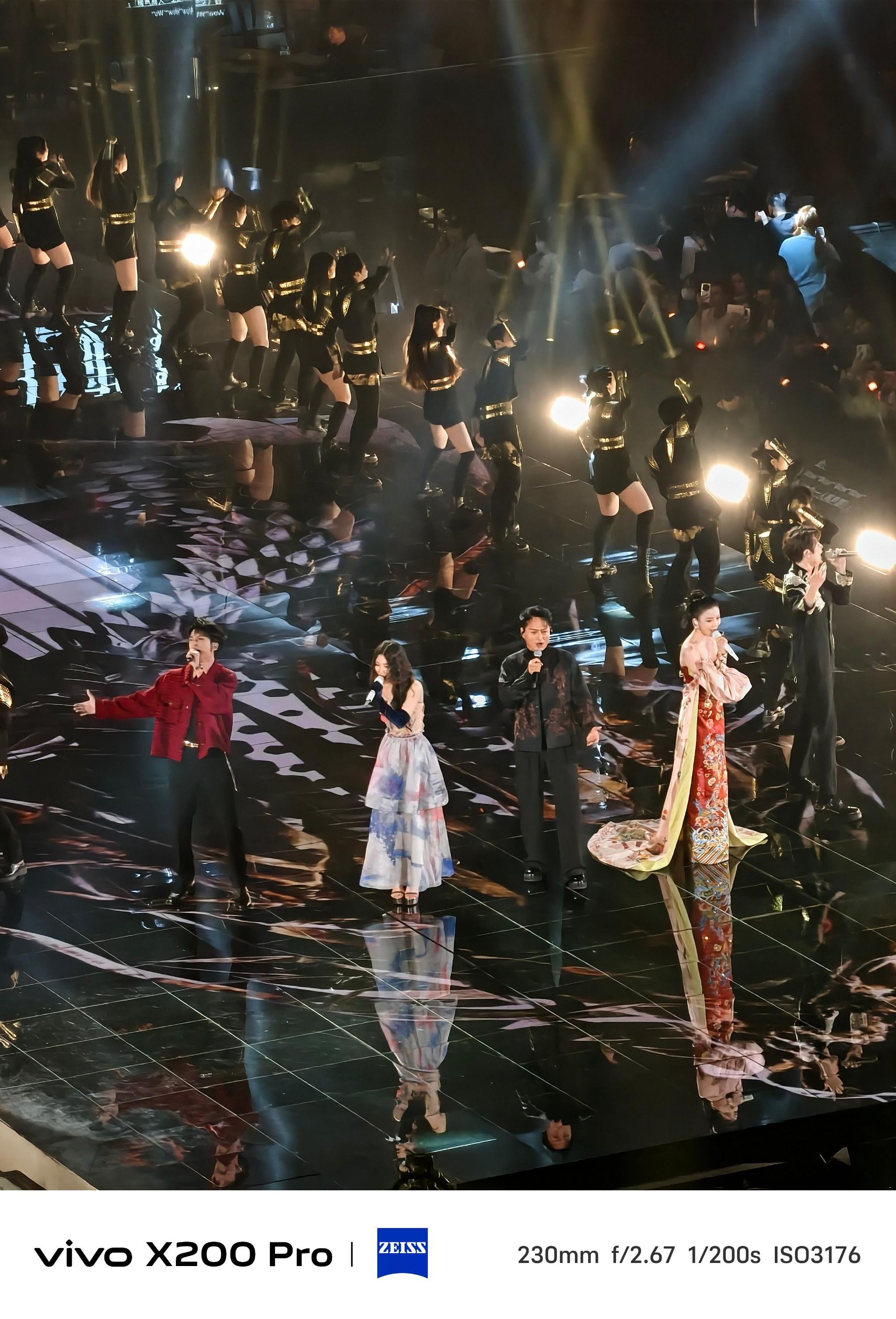 在江苏卫视跨年演唱会现场太燃了