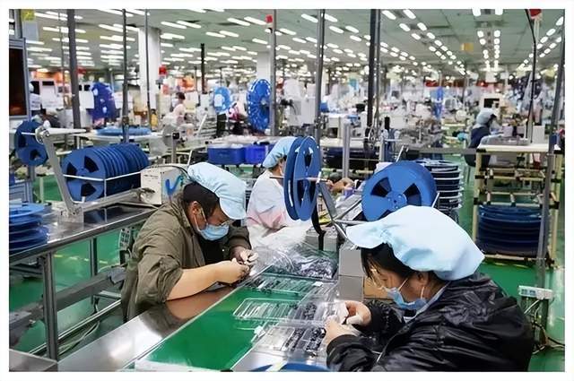富士康招工预报名已超10万你怎么看待这么惊人的复工速度