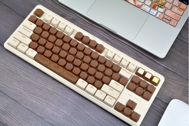 ikbc歌帝梵联名打造无线24g蓝牙双模87键茶轴颜值与手感并存