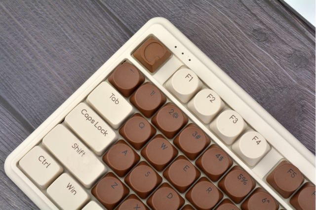 ikbc歌帝梵联名打造无线24g蓝牙双模87键茶轴颜值与手感并存