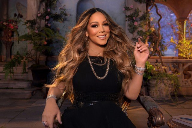 花蝴蝶玛利亚凯莉胖成大妈和39岁鲜肉男友出街好甜秀性感